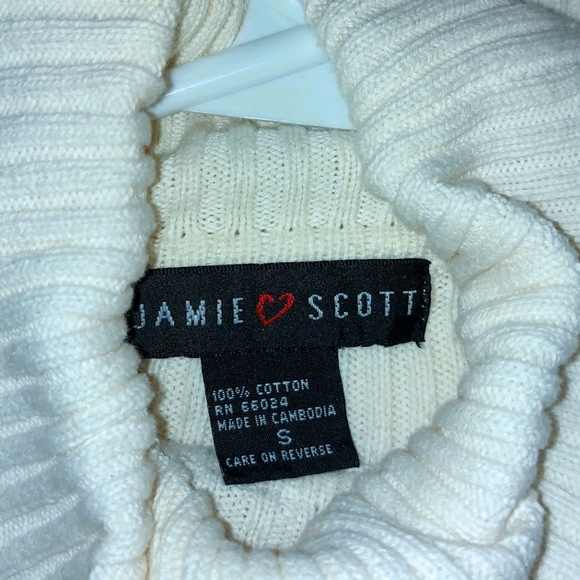 Off-White Knit Turtleneck - Picture 4 of 5